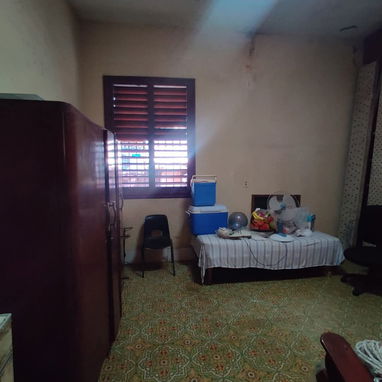 Vivienda amplia en altos, cercana a 23 y G . Vedado !!! - Img 115656048