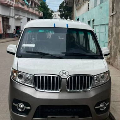 CARRO DE 8PASAJEROS YA TIENE CHAPA - 2/7