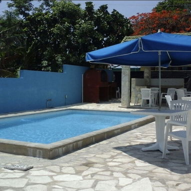 Casa de renta con piscina en Boca Ciega - Img 119853291