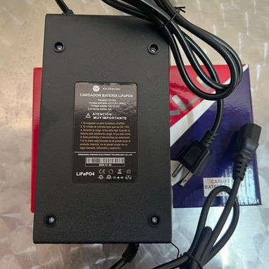 Tunder Cargador Moto electrica Lifepo4 72V 5AH - Img 119346955