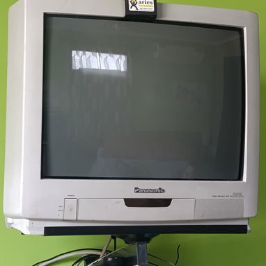 Televisor y cajita - 2/2