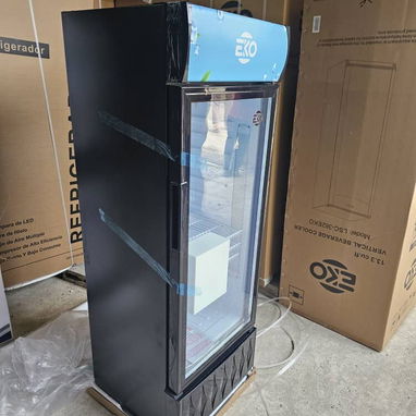 Exhibidora Vertical Marca EKO 7.5 pies $550 USD  Transporte Incluido  Factura y garantía - 2/4