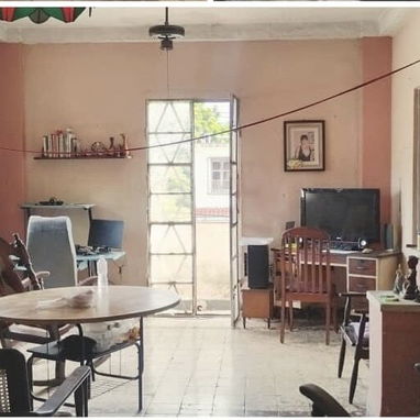 Casa en 10 de Octubre biplanta 3 cuartos placa libre 12 000 USD - Img 117676986