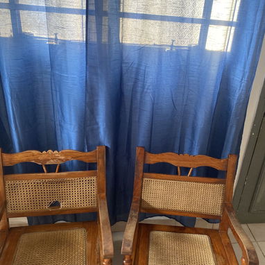 Vendo pareja de sillones de cedro. Contactar con Isabela al 58264306. Más información por WhatsApp. - 2/2