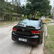 Vendo un negocio kia río, 2019 con 130,000 millas - Img 55423706