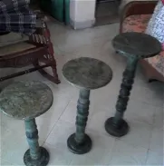 Tres pedestales de mármol verde - Img 46077066