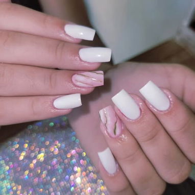 MANICURA DE CALIDAD. PRECIOS ASEQUIBLES. ARREGLO DE UÑAS CON POLYGEL Y RUBBER BASE - Img 114768027