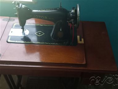 Máquina de coser de los años 50s marca JOTOR - Img 68014918