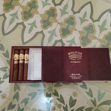 Disponible Buenos Habanos Cohibas en la Habana 🇨🇺 Aroma intenso, sabor auténtico y frescura garantizada - Img 122516018