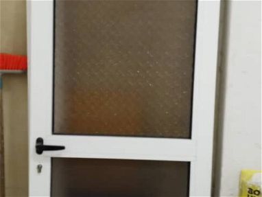 Se vende puertas de aluminio y cristal - Img main-image