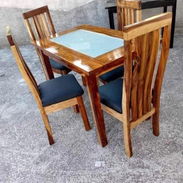 Mesa y Sillas de Comedor - Img 57593771