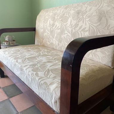 Sofá antiguo de caoba, recién tapizado, en buen estado - 2/2