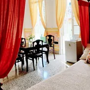 🏠Long-term rental for foreigners in Old Havana.💡 Features a reliable backup power system. 📱 Reservations: +5355284821 - Img 57673990