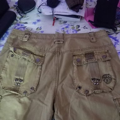 Vendo pantalón de hombre  4 puertas. - 6/8