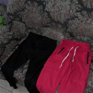 Pantalón cargo rojo en 3000 y jeans negro 3000 ,pollover 1500 56692549 ivon - Img 45744340