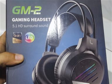 Audífonos gamer rgb con micrófono modelo casco con sonido envolvente 5.1.compatibles con todo tipo de atarí y PC - Img 66959794