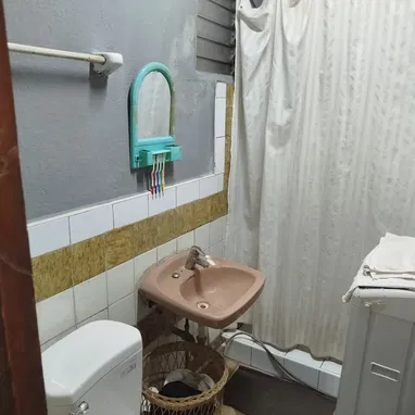 APARTAMENTO  SE VENDE CON VARIOS ARTÍCULOS DENTRO  CENTRO DE CIUDAD Y A 4 CUADRAS DEL BULEVAR - 9/10