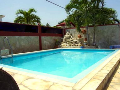 Casa en la playa en Guanabo disponible. Alquiler de casas con piscina - Img 64953659
