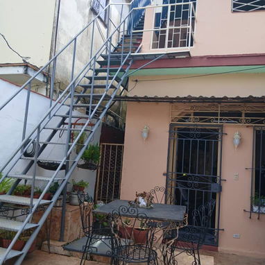 Venta o permuta de casa en Playa con 4 habitaciones ideal para dos familias de 3 niveles. - Img 123409173