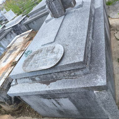 Vendo boveda en cementerio de colon - 2/2