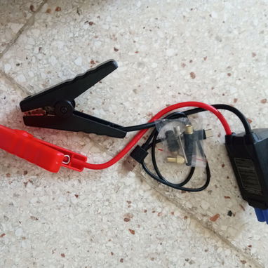 Cargador portátil para batería de carro y teléfonos y es un compresor y tiene lámpara led - 4/10