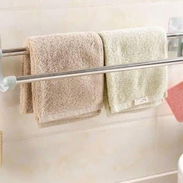 💜Toallero de acero inoxidable Fijación con adhesivos (no se necesita abrir huecos en la pared)Medida: 57cmPrecio: 12usd - Img 58064464