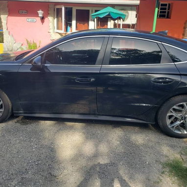 Hyundai Santa Fe , sonata , venue . Nissan pathfinder - 4/5