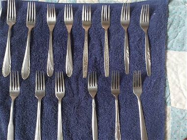Cubiertos: Cucharas, tenedores, cuchillos, cucharitas - Img 59659047