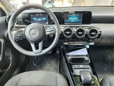 Vendo o negocio Mercedes Benz A 200 del 2019 - Img 46861686