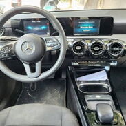 Vendo o negocio Mercedes Benz A 200 del 2019 - Img 43706113