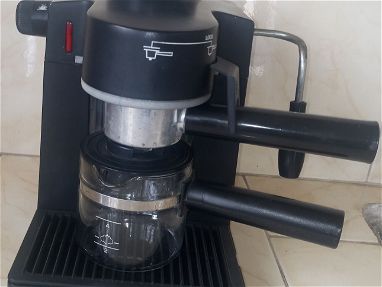 Cafetera electrica de uso en buen estado - Img main-image