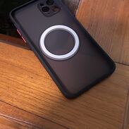 Forros MagSafe oscuros semi transparente para iPhone - Img 44836430