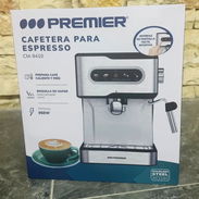 Cafetera Expreso 9410 Prepara café Caliente y frío  Boquilla de vapor  Potencia :950 W. Domicilio Incluído - Img 54840747