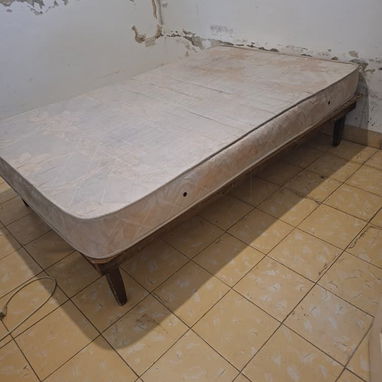 Vendo cama y colchon camero, todo por 50 usd - 2/2