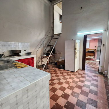 se vende  casa en Regla biplanta independiente  con todo adentro y negócio funcionando incluído de churros y frituras - 6/10
