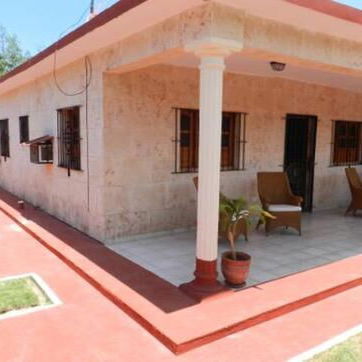 🪼 CASA CON PISCINA Y PARQUEO | RENTA VACACIONAL EN LA HABANA 🏡✨ - Img 123009418