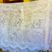 Se vende Dos paños de encaje ideal para decorar tronos. - Img 56215328