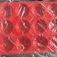 !*Se vende molde de silicona resistente al calor y antiadherente de 12 piezas para muffins! - Img 45284441