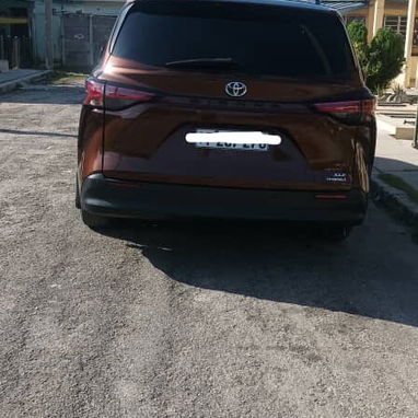 TOYOTA SIENNA - 3/7