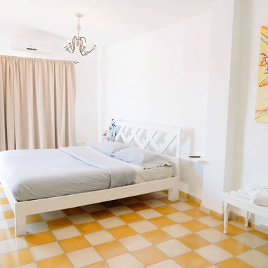 🌊 Renta De Casa En Santa Fé. 🛏️ Tiene 5 habitaciones para 12 personas. 💡 Paneles Solares. 📱 Reservas: +5350254303 - 4/10