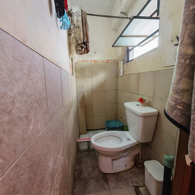 10 de Octubre y Vía Blanca:Apto de 2/4 en 3erPiso,Ventanales a la Calle,Azotea Propia,y Una Casita De Madera Independien - 6/9