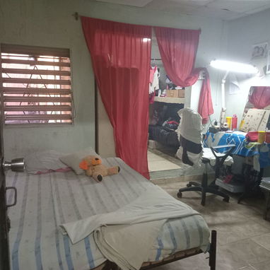 Vendo casa amplia o permuto x 2 - Img 106545873