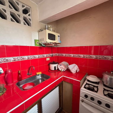 Casa en altos a una cuadra de la Avenida 51 en La Ceiba, Playa - Img 123930066