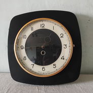 RELOJ ANTIGUO DE PARED DE CUERDA - Img 57338893