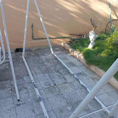 Soporte, estructura desarmable para hamacas o columpio. De uso en buen estado.Largo 2.40 cm ancho 85 cm altura 1.65 cm - 4/5
