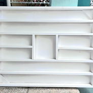 VENDO 2 MESAS DE UÑAS Y ESMALTERO - Img 57370134
