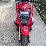 Se vende Por solo 2000 usd . Tiene chapa y sus papeles en orden. Contactar al pv o al 53311633 - Img 57424119