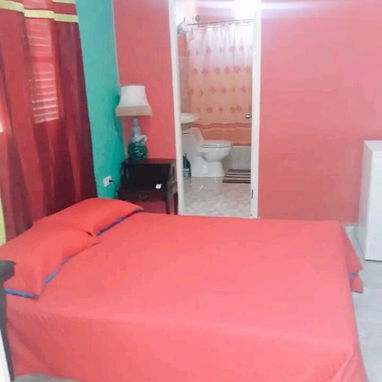 🏖️ Casa de Renta En La Playa De Guanabo. Ubicada a 3 cuadras de la playa. 4 habitaciones y billar disponible - Img 117248225