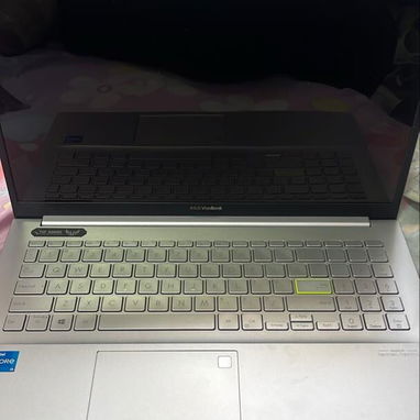 Laptop ASUS Vivobook 15 OLED A515 ( como nueva) - Img 125050906