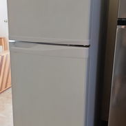 Vendo Refrigerador Daewoo de 7 pies doble temperatura y minibar Samsung - Img 57998093